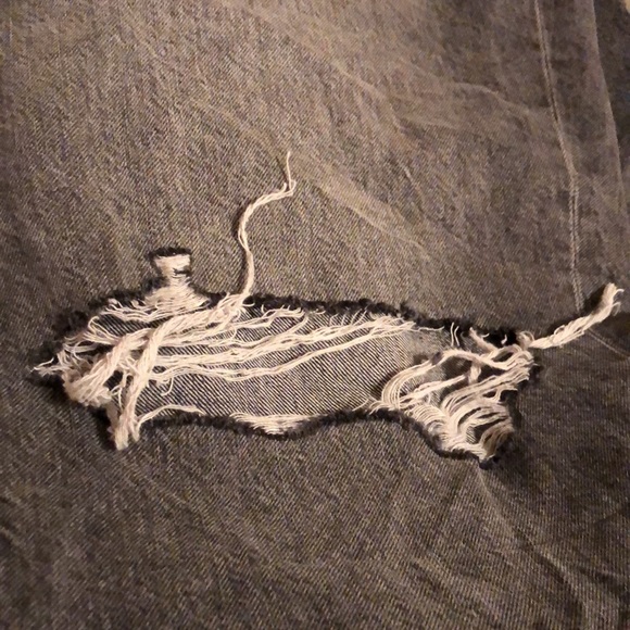 NWT ripped/distressed AE plus jeans-- gray wash - Picture 4 of 12